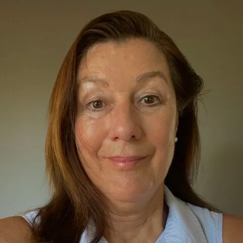 Dr Kim Machan