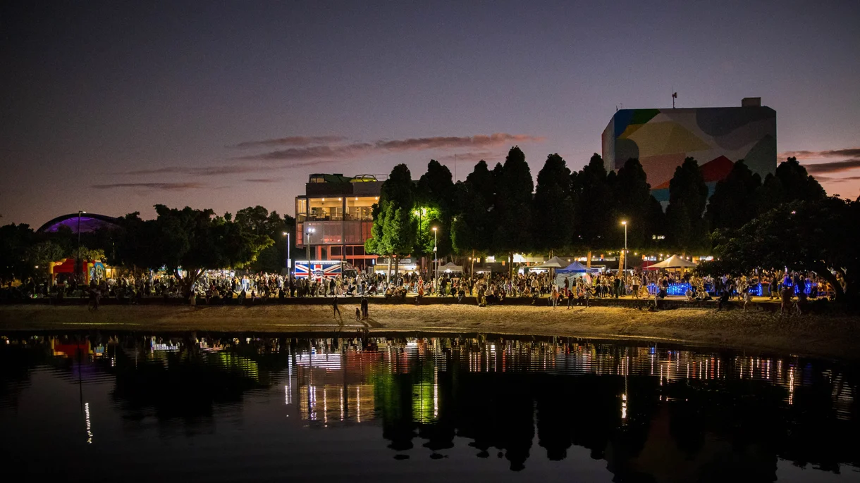 HOTA Christmas Twilight Market 2022