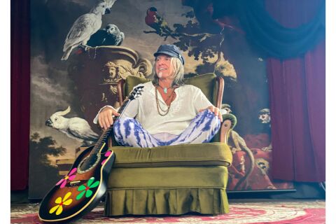 AKOVA - The Ultimate 70's Acoustic Collection